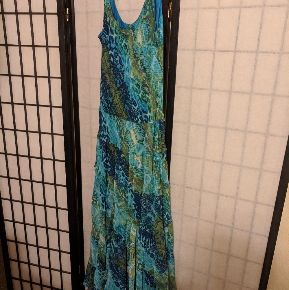 Dress - Picture 4 of 4